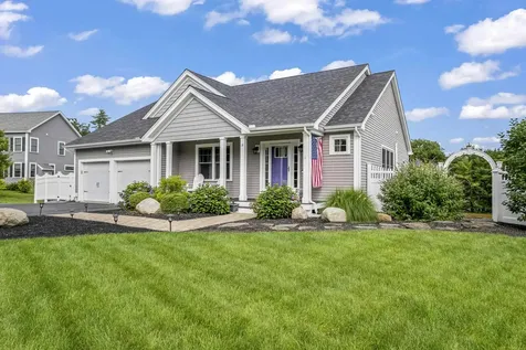 18 Village Place Drive Barrington NH 03825