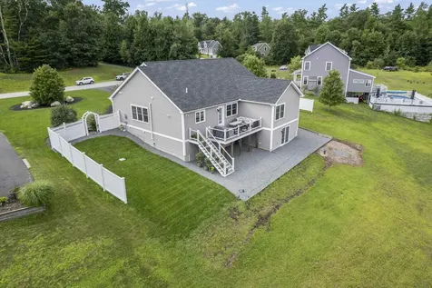 18 Village Place Drive Barrington NH 03825
