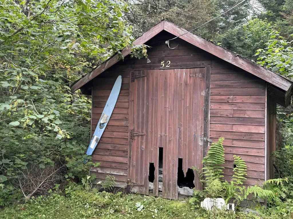 52 Eastman Road Pittsburg NH 03592