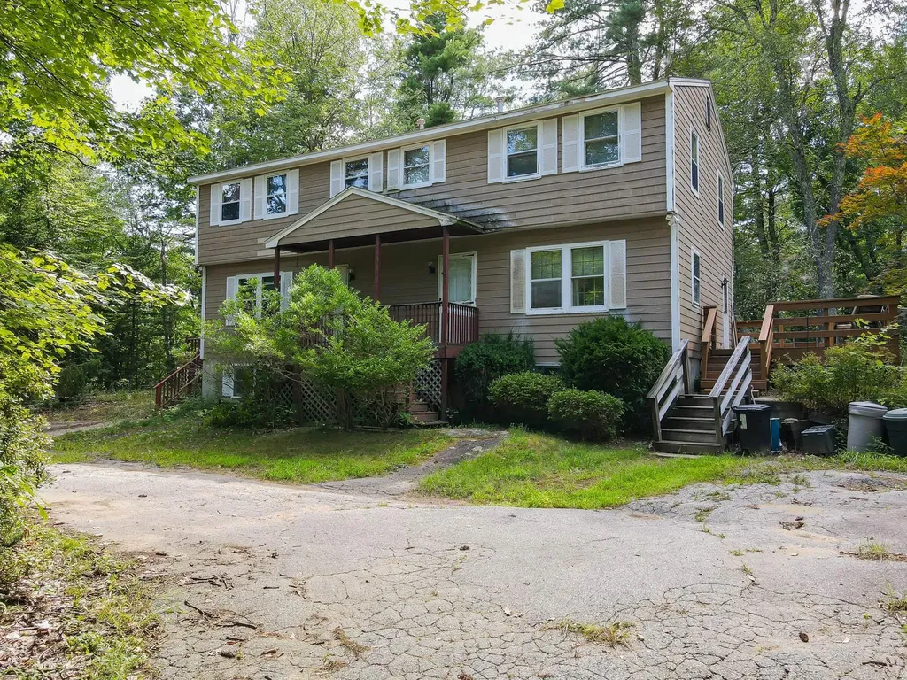 2b Colonial Drive Raymond NH 03077