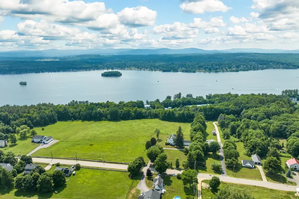 238 White Oaks Road Laconia NH 03246