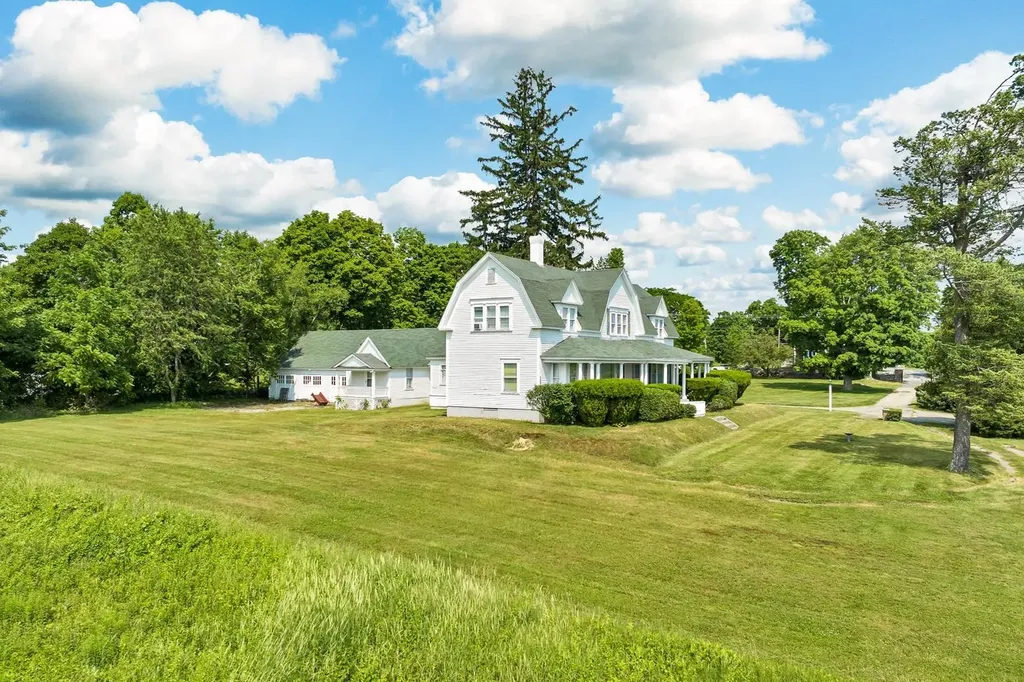 238 White Oaks Road Laconia NH 03246