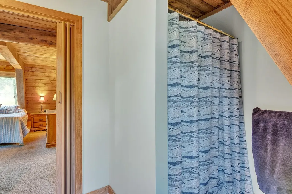 49 Nuthatch Lane Ferrisburgh VT 05473