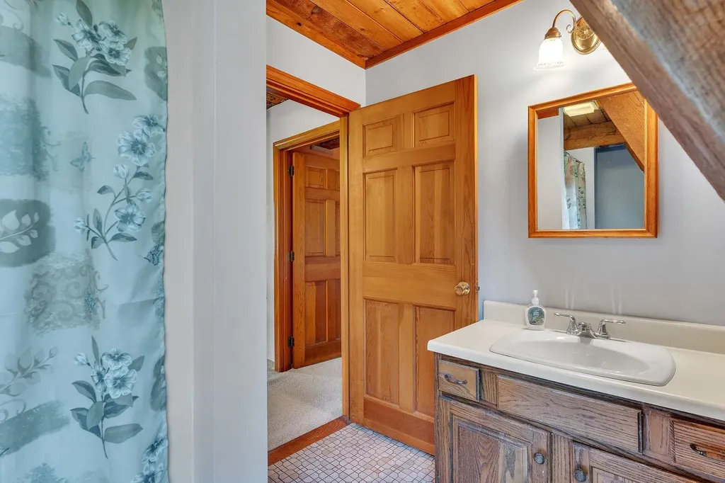 49 Nuthatch Lane Ferrisburgh VT 05473