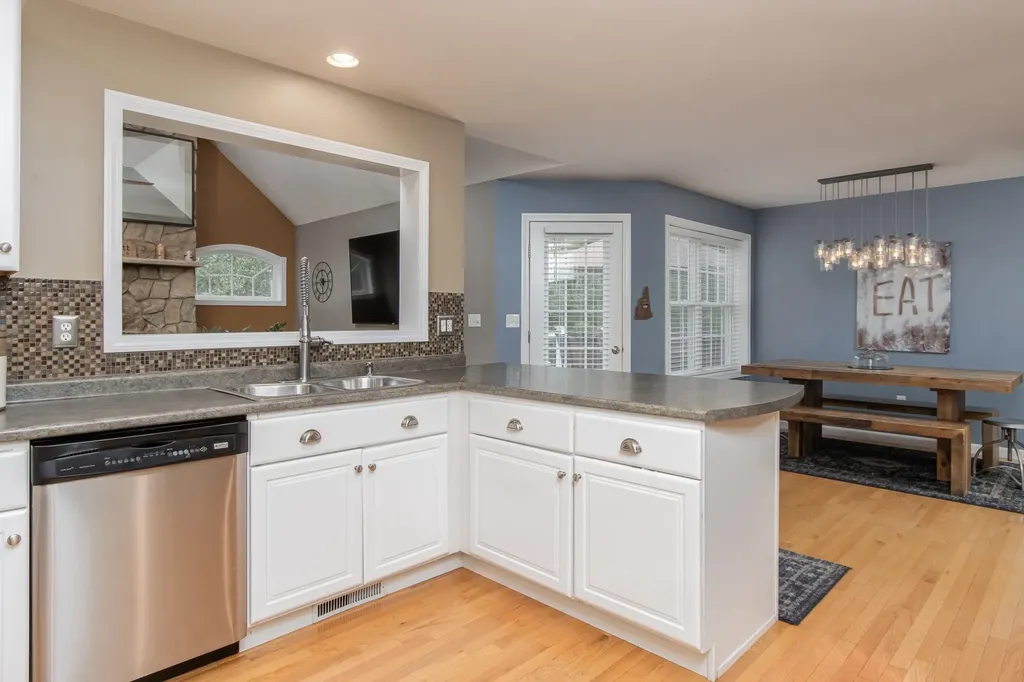 20 Nancy Lane Hooksett NH 03106