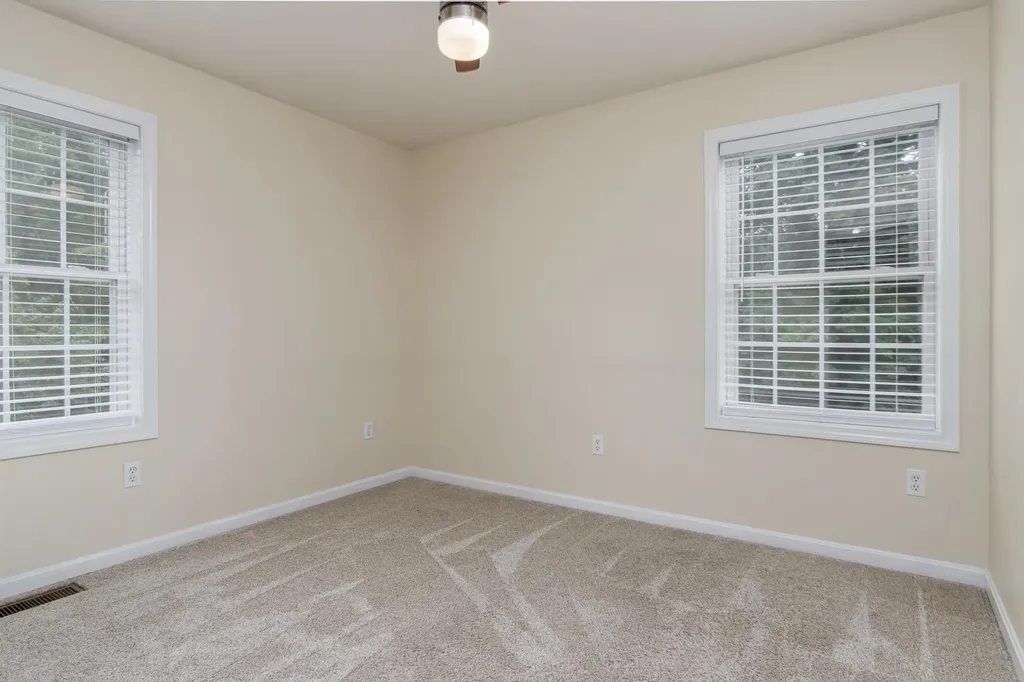 20 Nancy Lane Hooksett NH 03106