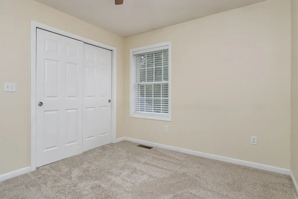 20 Nancy Lane Hooksett NH 03106