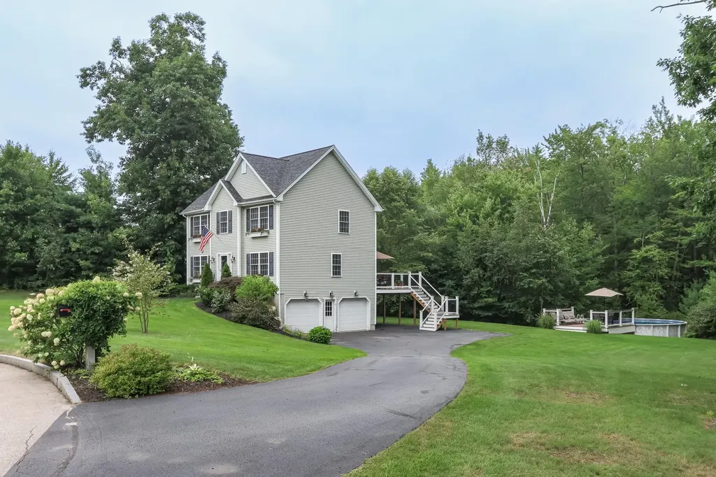 20 Nancy Lane Hooksett NH 03106