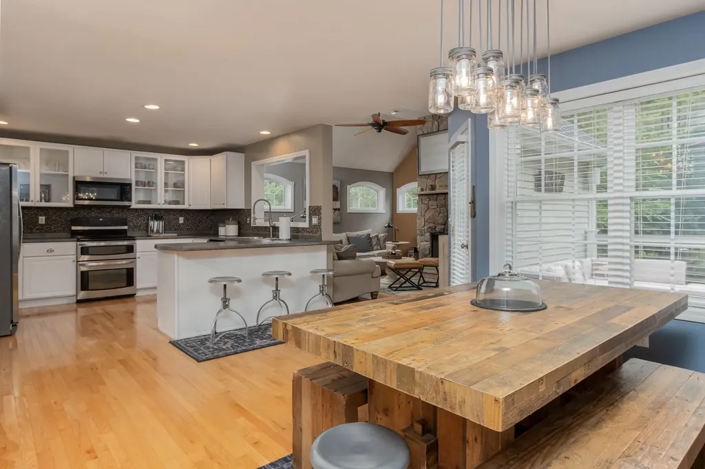 20 Nancy Lane Hooksett NH 03106