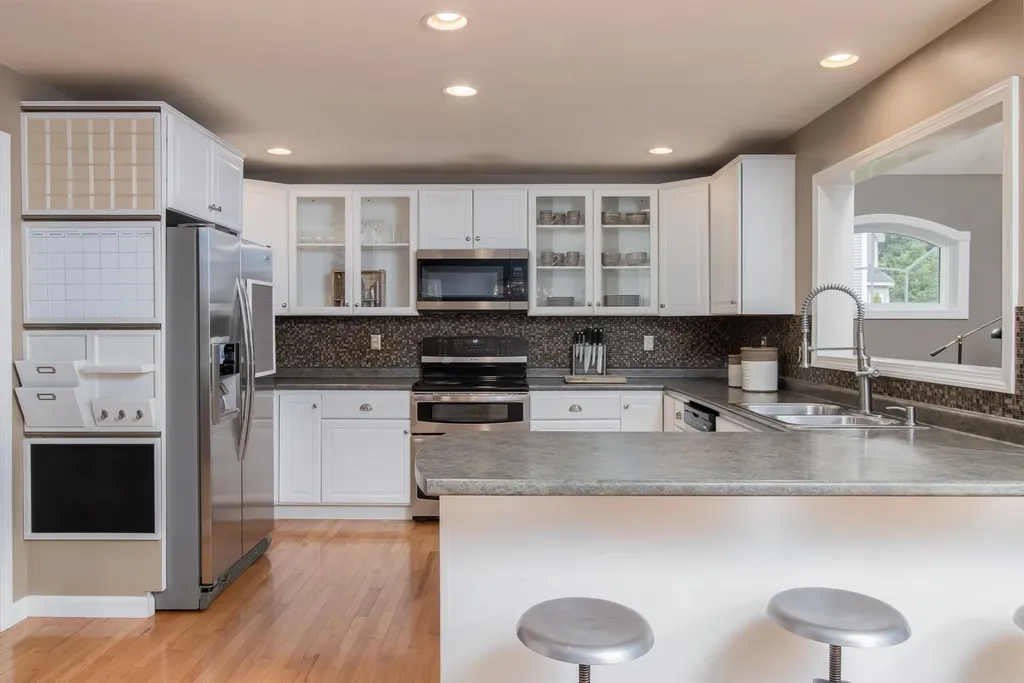 20 Nancy Lane Hooksett NH 03106