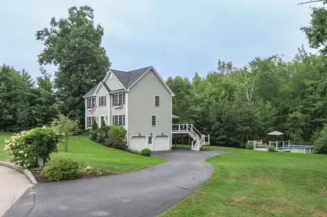 20 Nancy Lane Hooksett NH 03106