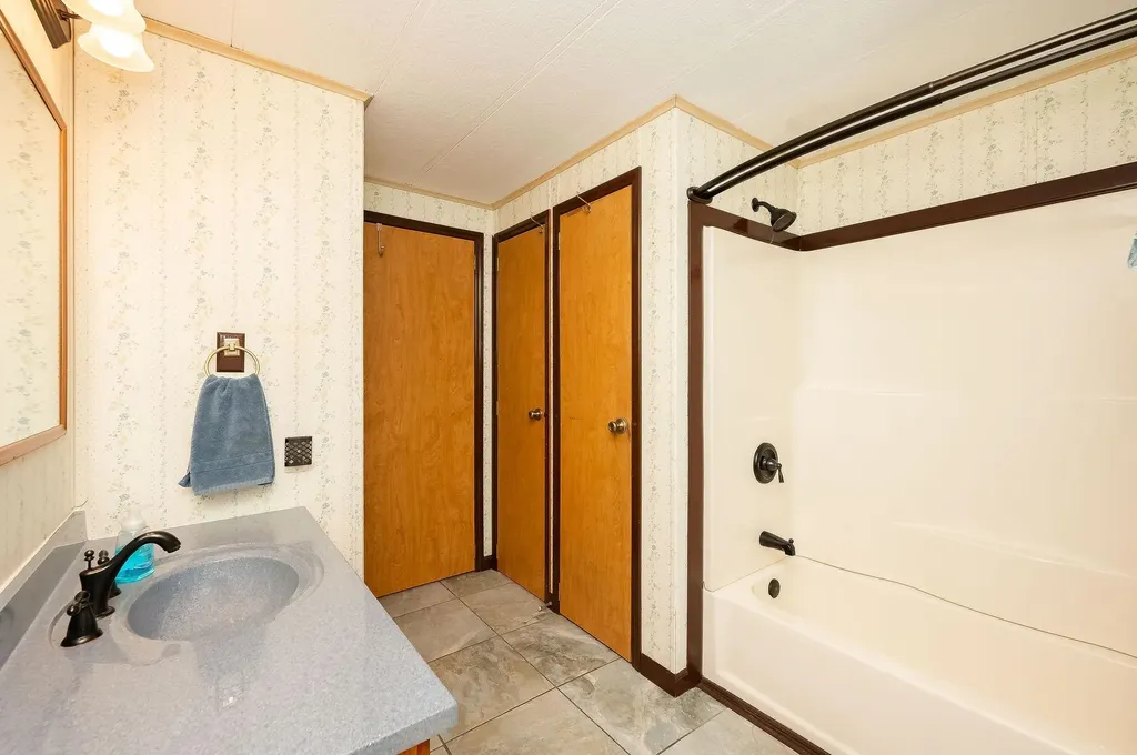 11 Caribbean Lane Rochester NH 03867