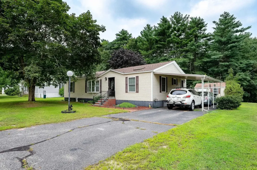 11 Caribbean Lane Rochester NH 03867