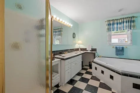 338 Lake Shore Drive Franklin NH 03235