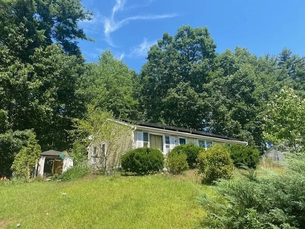 44 Trestle Brook Drive Nashua NH 03062