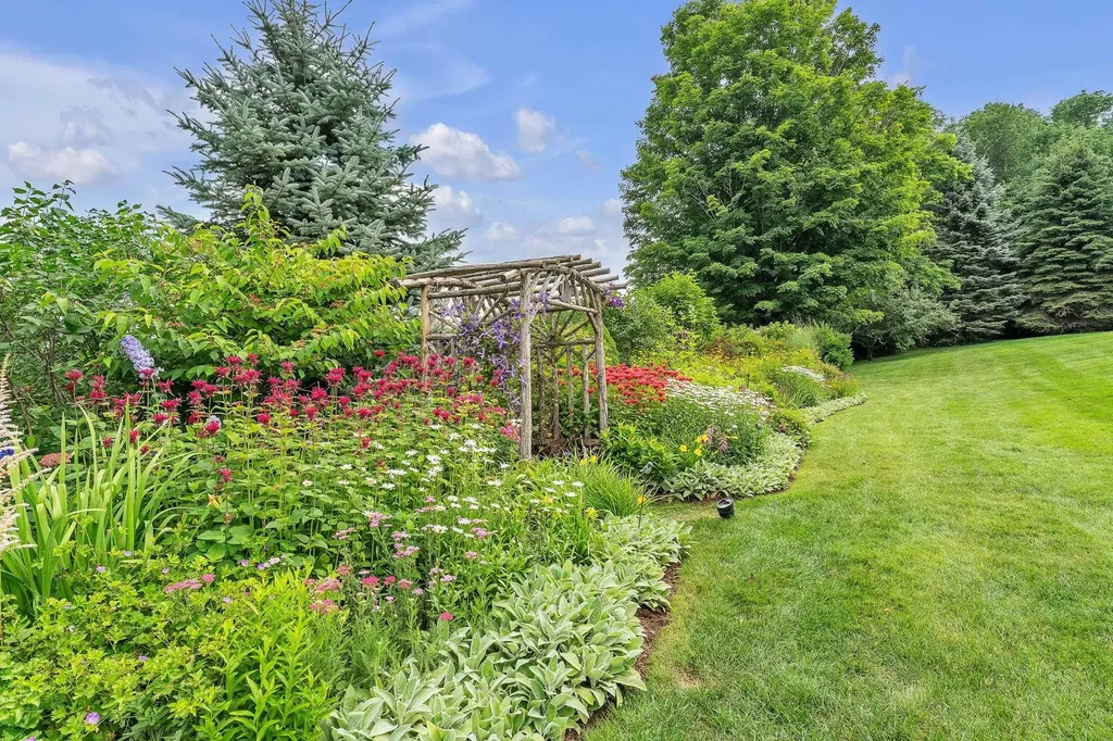 501 Galaxy Hill Road Pomfret VT 05067