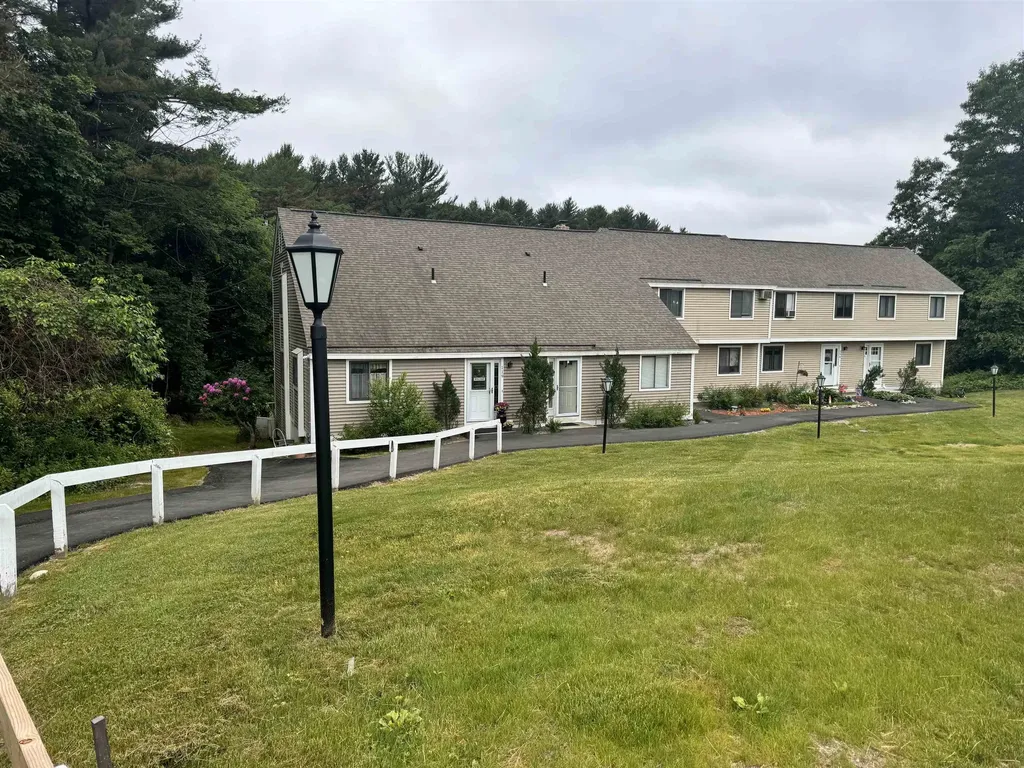 118 Bayberry Lane Londonderry NH 03053