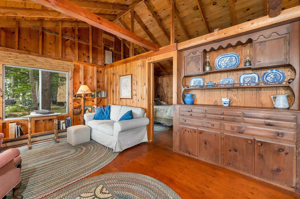 10 Chase Island Tuftonboro NH 03816