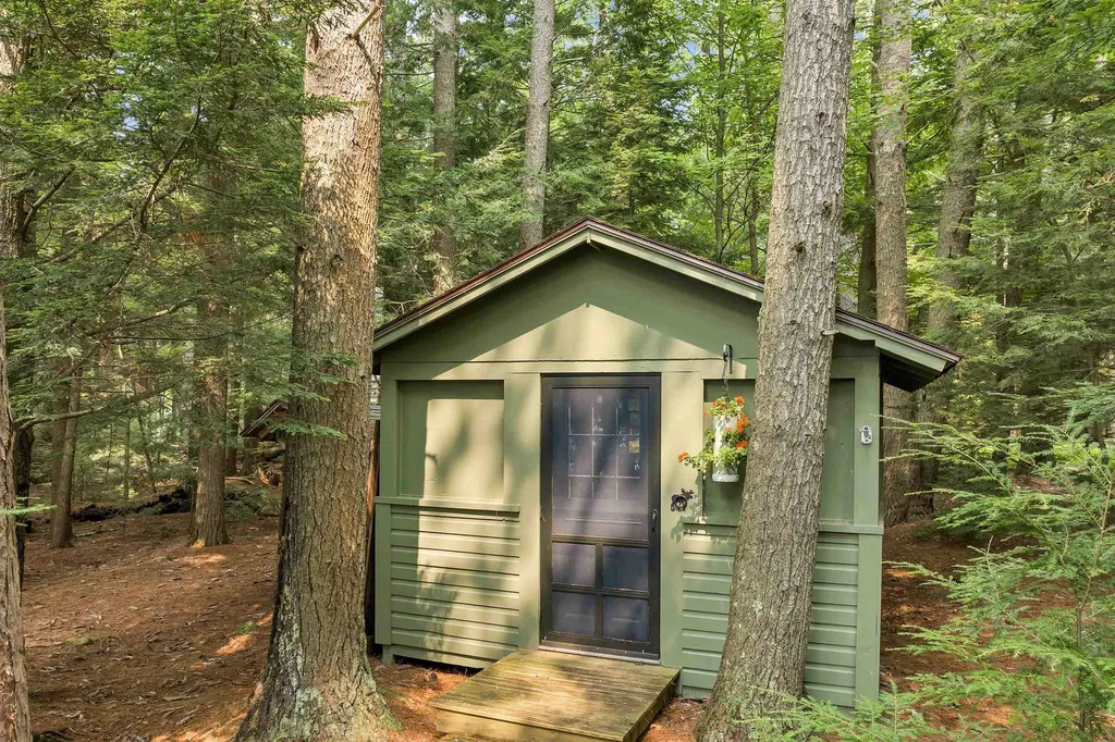 10 Chase Island Tuftonboro NH 03816