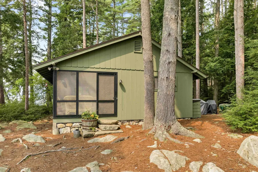 10 Chase Island Tuftonboro NH 03816