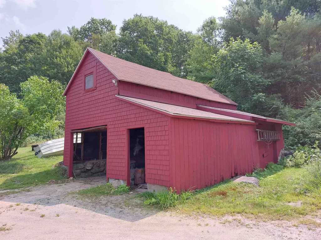 63 Bennington Road Hancock NH 03449