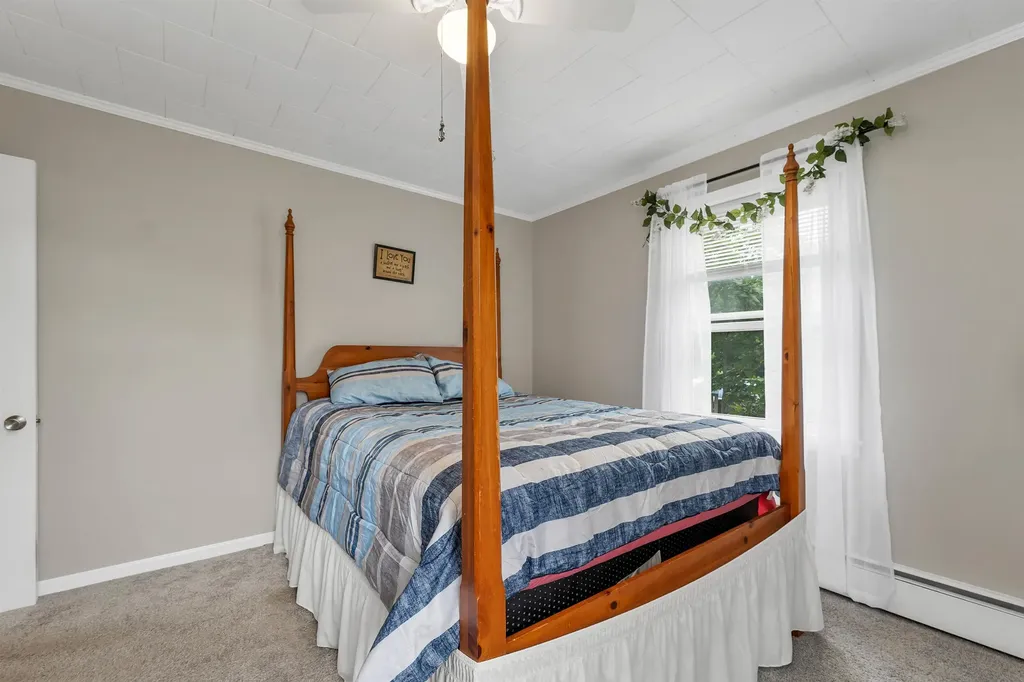 32 Chestnut Street Franklin NH 03235