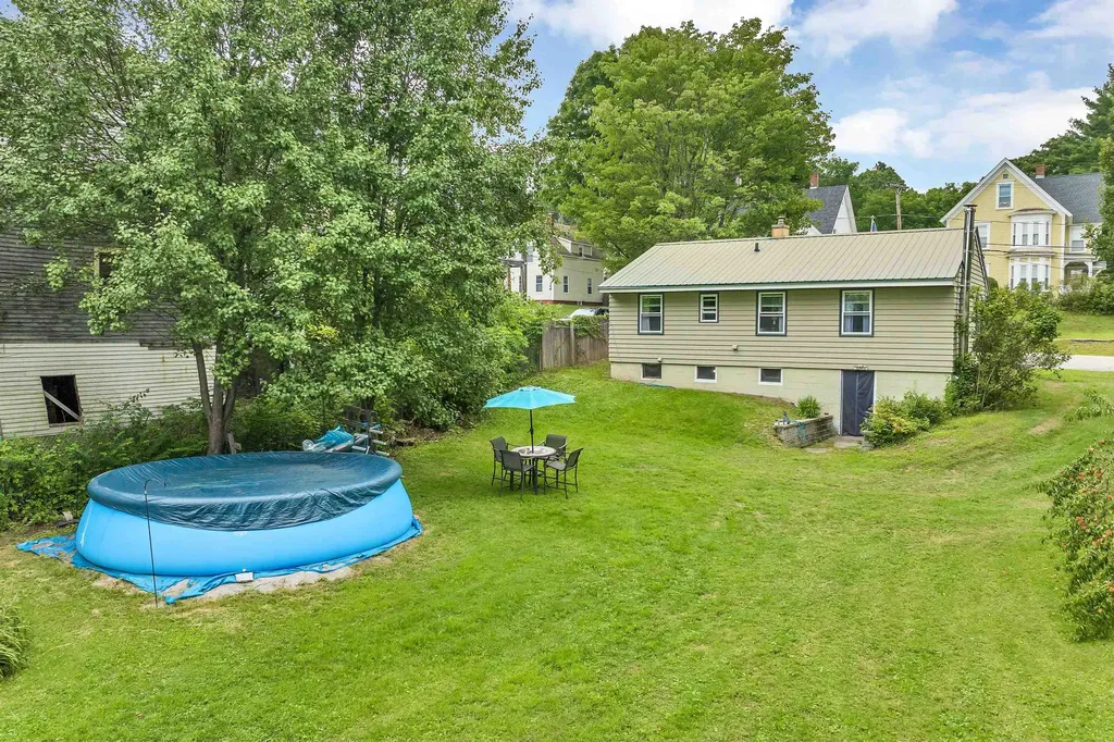 32 Chestnut Street Franklin NH 03235
