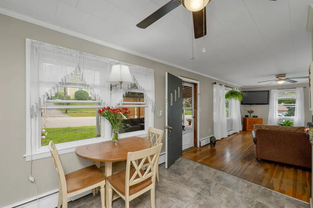 32 Chestnut Street Franklin NH 03235