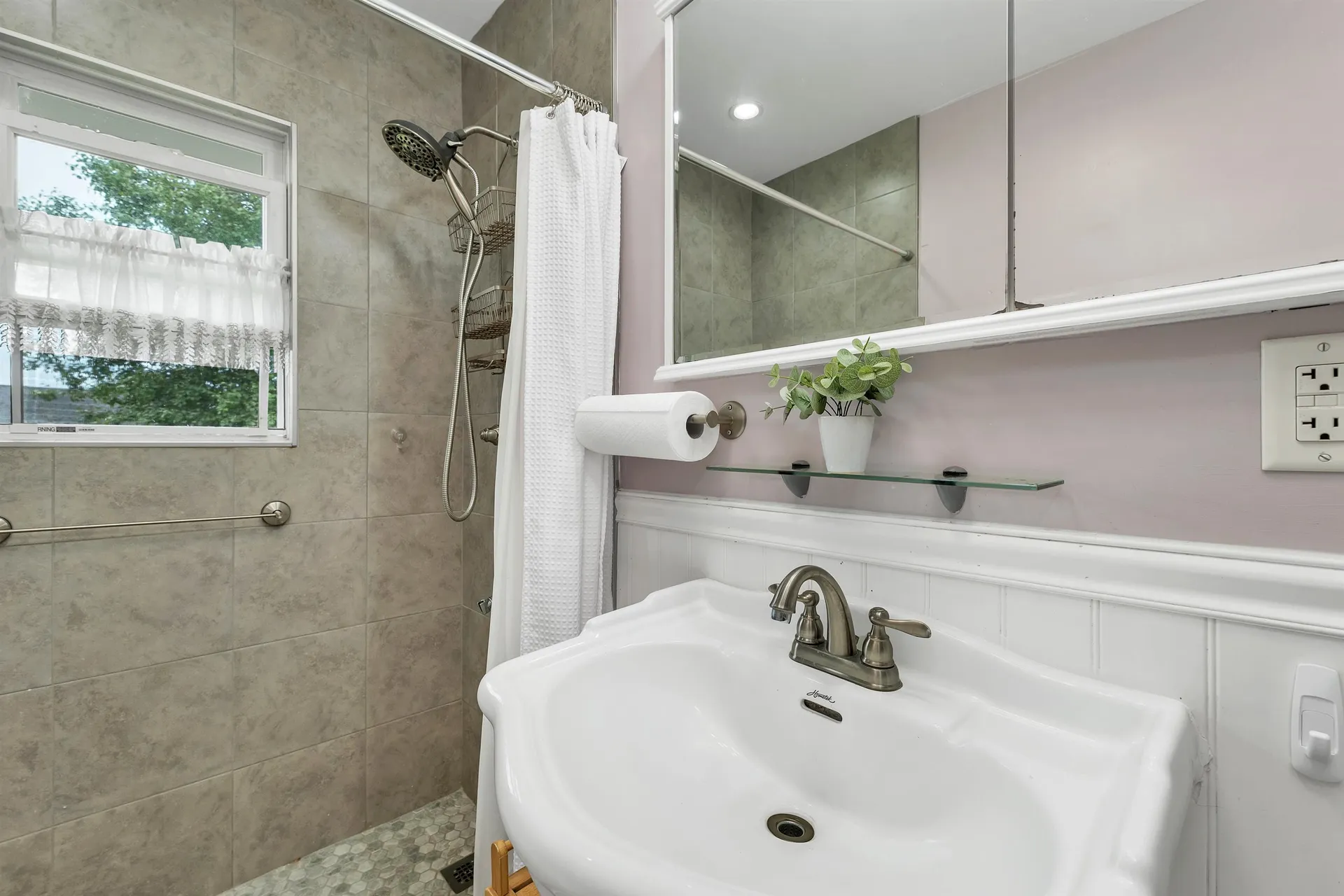 32 Chestnut Street Franklin NH 03235