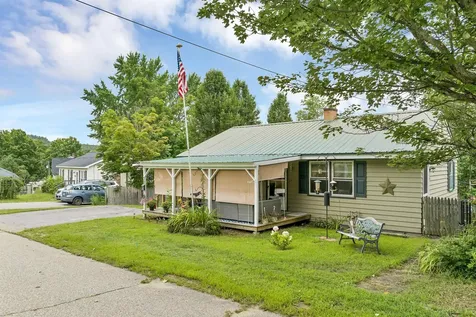 32 Chestnut Street Franklin NH 03235