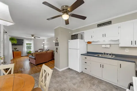 32 Chestnut Street Franklin NH 03235