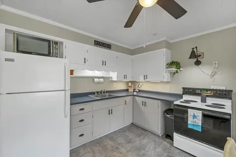 32 Chestnut Street Franklin NH 03235