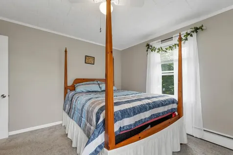 32 Chestnut Street Franklin NH 03235