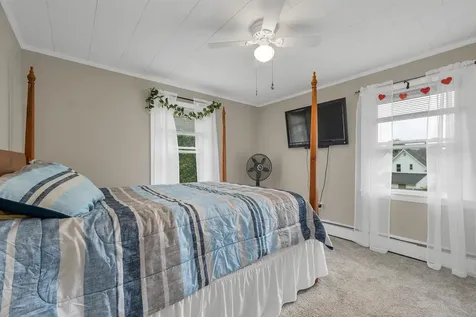 32 Chestnut Street Franklin NH 03235