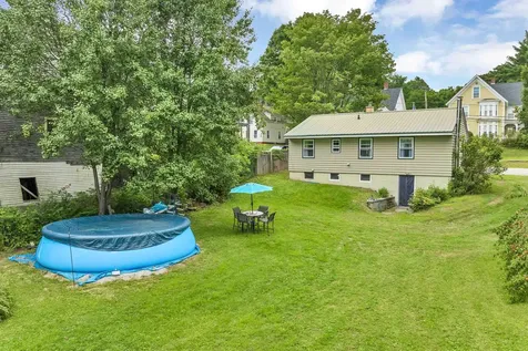 32 Chestnut Street Franklin NH 03235