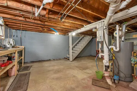 32 Chestnut Street Franklin NH 03235