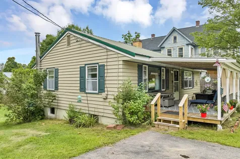 32 Chestnut Street Franklin NH 03235