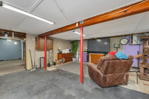 32 Chestnut Street Franklin NH 03235