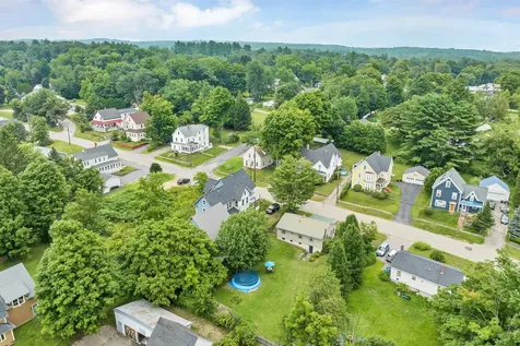 32 Chestnut Street Franklin NH 03235