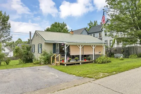 32 Chestnut Street Franklin NH 03235