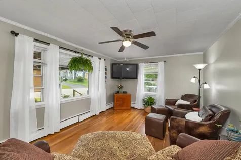 32 Chestnut Street Franklin NH 03235