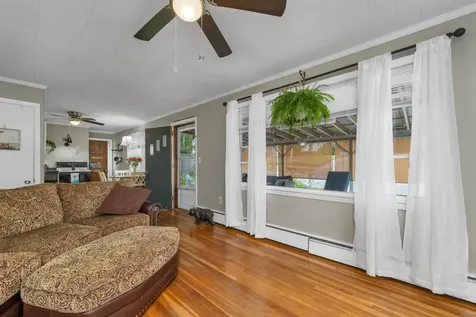 32 Chestnut Street Franklin NH 03235