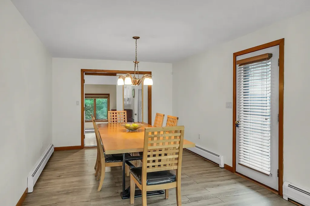 52 Sharon Road Windham NH 03087