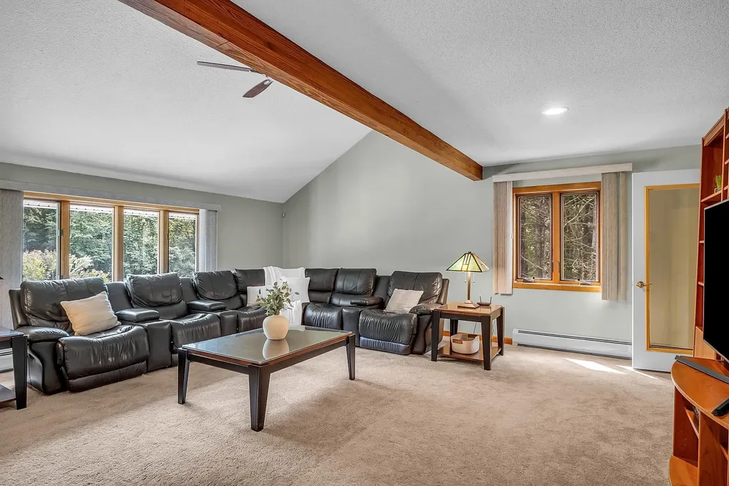 52 Sharon Road Windham NH 03087