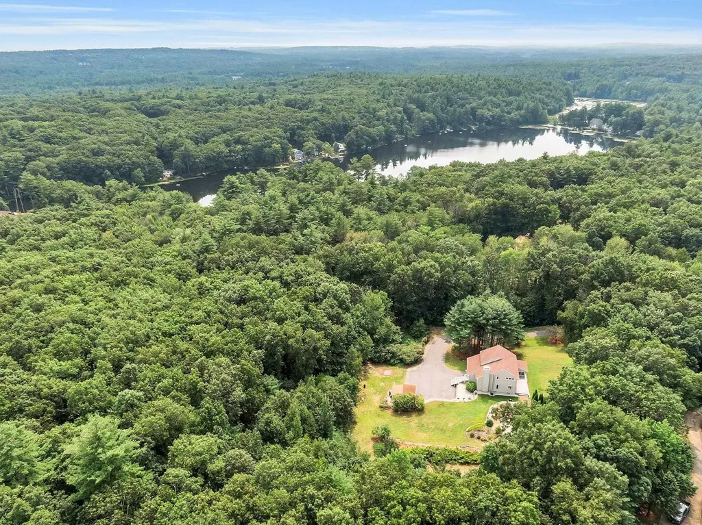 52 Sharon Road Windham NH 03087