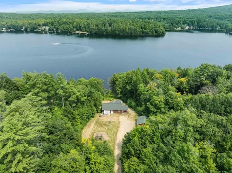 21 Halfmoon Bay Drive Barnstead NH 03218