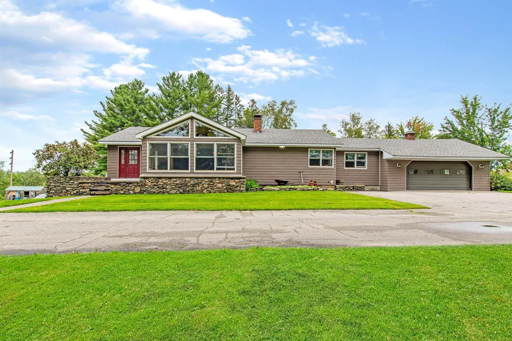 257 Main Street Colebrook NH 03576