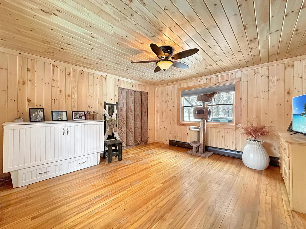 257 Main Street Colebrook NH 03576