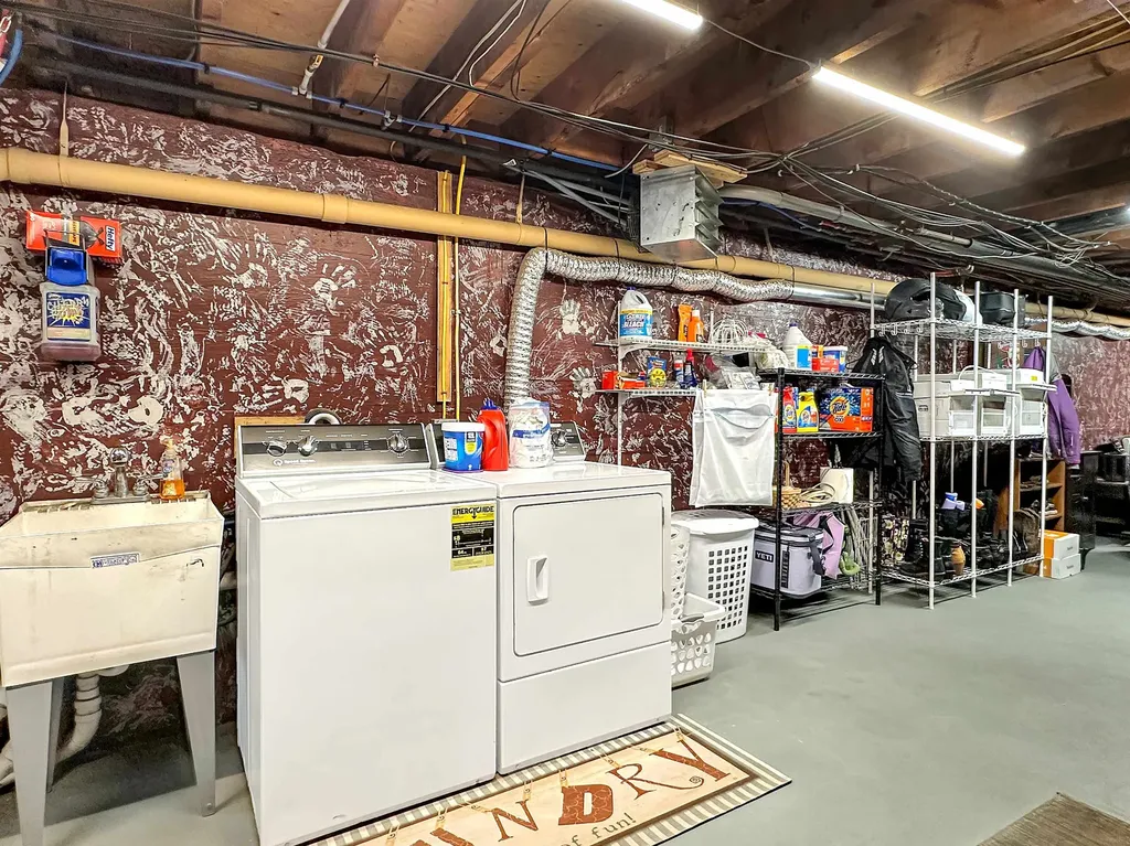 257 Main Street Colebrook NH 03576