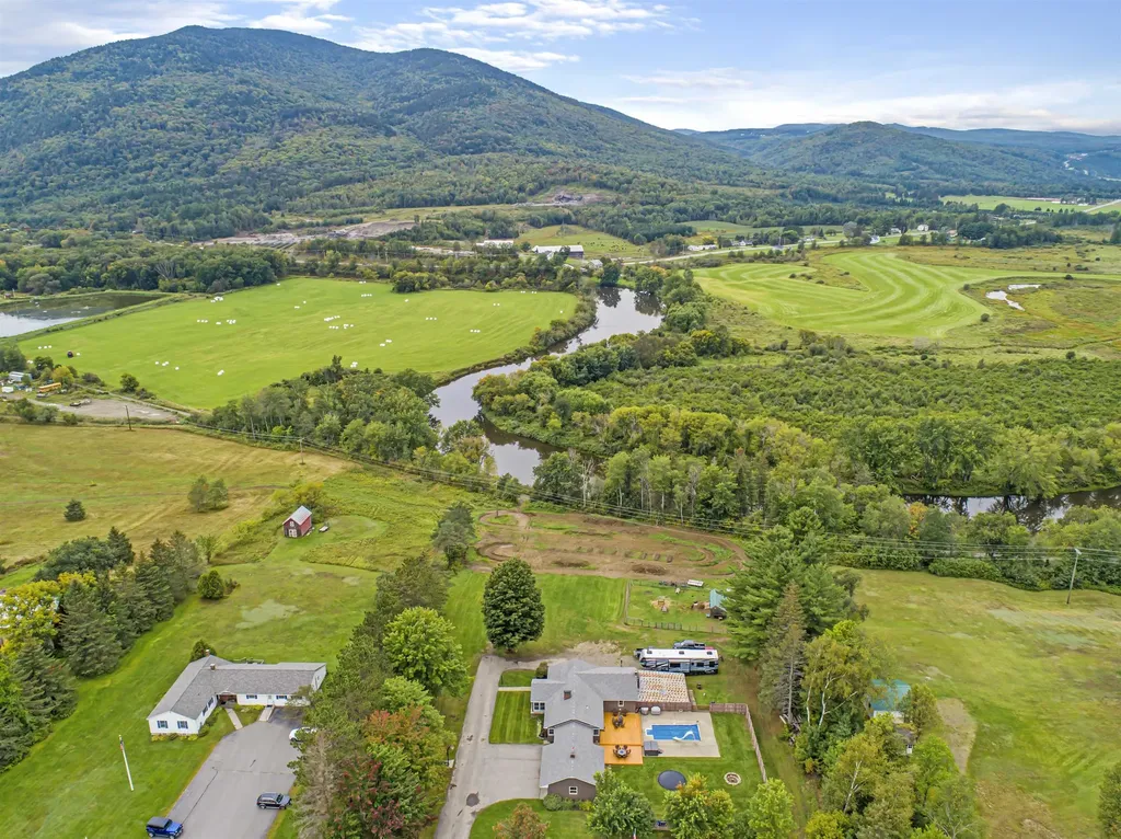 257 Main Street Colebrook NH 03576